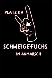 Platz da Schweigefuchs in Anmarsch