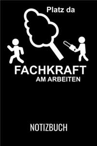 Platz da Fachkraft am arbeiten