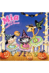 Mia: Time to Trick or Treat!