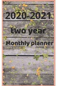 2020-2021 Two Year Planner: Two Year Monthly Planner & Calendar. Size: 4.0" x 6.5" ( Jan 2020 - Dec 2021). 24-Month Personalized Planner, Password Log, Phone book