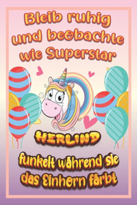 Bleib ruhig und beobachte wie Superstar Herlind funkelt während sie das Einhorn färbt