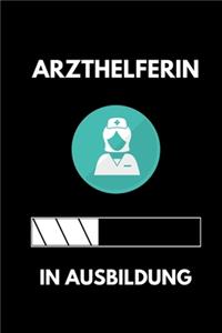 Arzthelferin in Ausbildung