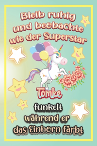 Bleib ruhig und beobachte wie Superstar Tomke funkelt während sie das Einhorn färbt