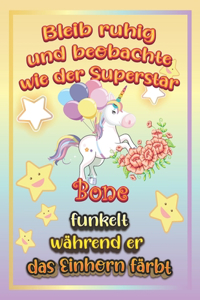 Bleib ruhig und beobachte wie Superstar Bone funkelt während sie das Einhorn färbt