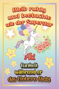 Bleib ruhig und beobachte wie Superstar Aki funkelt während sie das Einhorn färbt