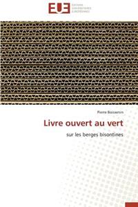 Livre Ouvert Au Vert