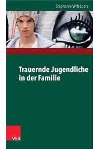 Trauernde Jugendliche in Der Familie