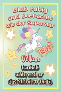 Bleib ruhig und beobachte wie Superstar Volkan funkelt während sie das Einhorn färbt