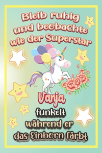 Bleib ruhig und beobachte wie Superstar Vanja funkelt während sie das Einhorn färbt