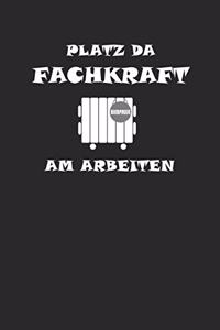 Platz da Fachkraft am arbeiten