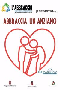 Abbraccia un anziano