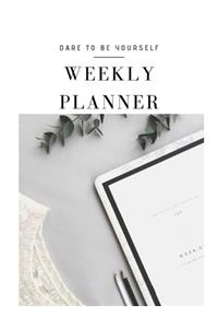 weekly planner: daily and weekly journal: it helps you organize your tasks and make it easier.