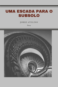 Uma escada para o subsolo