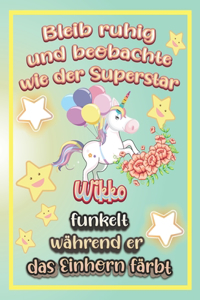 Bleib ruhig und beobachte wie Superstar Wikko funkelt während sie das Einhorn färbt