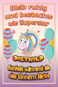 Bleib ruhig und beobachte wie Superstar Diethild funkelt während sie das Einhorn färbt