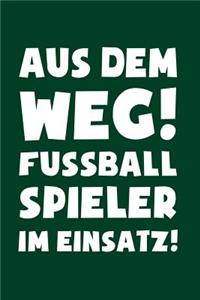 Fußball: Fußballspieler im Einsatz!: Notizbuch / Notizheft für Fußballer Fußball-Fan A5 (6x9in) liniert mit Linien