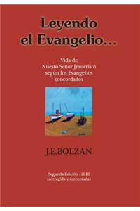 Leyendo El Evangelio...