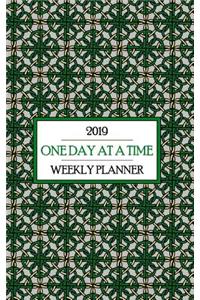 2019 One Day at a Time Weekly Planner