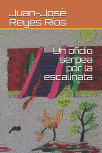 Un ofidio serpea por la escalinata