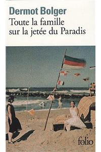 Toute La Famille Sur La Jetee Du Paradis