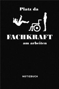 Platz da Fachkraft am arbeiten