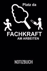 Platz da Fachkraft am arbeiten