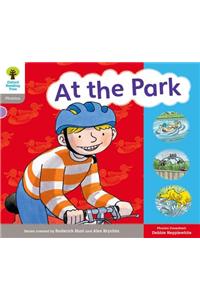 Oxford Reading Tree: Level 1: Floppy's Phonics: Sounds and Letters: At the Park