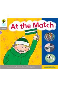 Oxford Reading Tree: Level 1: Floppy's Phonics: Sounds and Letters: At the Match