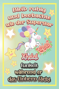 Bleib ruhig und beobachte wie Superstar Xhelal funkelt während sie das Einhorn färbt