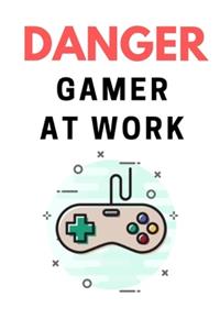 Dager gamer at work