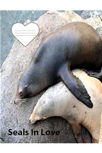 Seals In Love collegeruledlinepaper Composiition Book