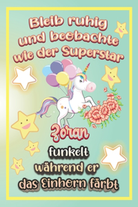 Bleib ruhig und beobachte wie Superstar Zoran funkelt während sie das Einhorn färbt