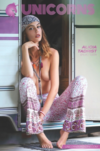 UNICORNS Magazine - Issue 10 - Alicia Tadrist