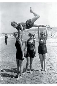 Carnet Ligné Groupe de Girls, Deauville, 1919