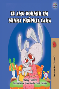 I Love to Sleep in My Own Bed (Portuguese Children's Book - Brazil)