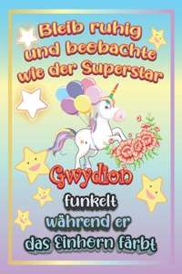 Bleib ruhig und beobachte wie Superstar Gwydion funkelt während sie das Einhorn färbt