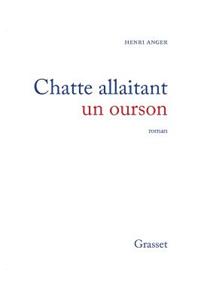 Chatte allaitant un ourson