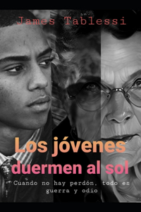 jóvenes duermen al sol