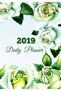 2019 Daily Planner: White Roses Cover - Includes 2017 - 2020 Calendars