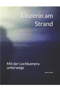 Tänzerin am Strand