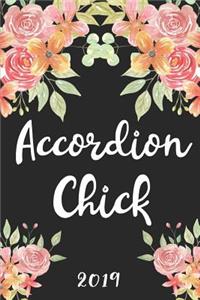 Accordion Chick 2019