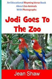 Jodi Goes To The Zoo