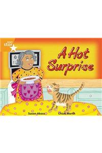 Rigby Star Guided 2 Orange Level, A Hot Surprise Pupil Book (single)