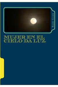 Mujer en el cielo da luz.