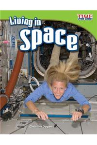 Living in Space (Library Bound)