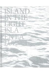 Island in the Light/Isla En La Luz