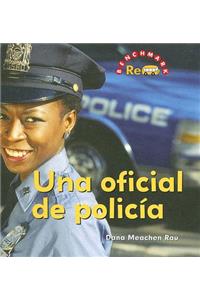 Una Oficial de Policia