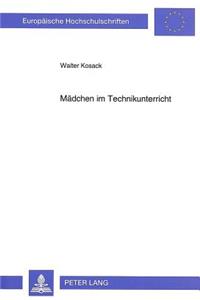 Maedchen Im Technikunterricht