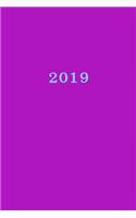 2019: Kalender/Terminplaner: 1 Woche auf 2 Seiten, Format ca. A5, Cover lila(10 Kalender/Terminplaner)