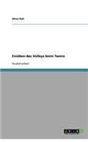 Einüben des Volleys beim Tennis